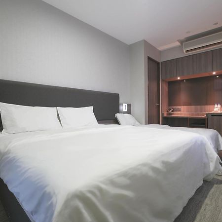 Amrise Hotel Kitchener Singapore Exterior photo