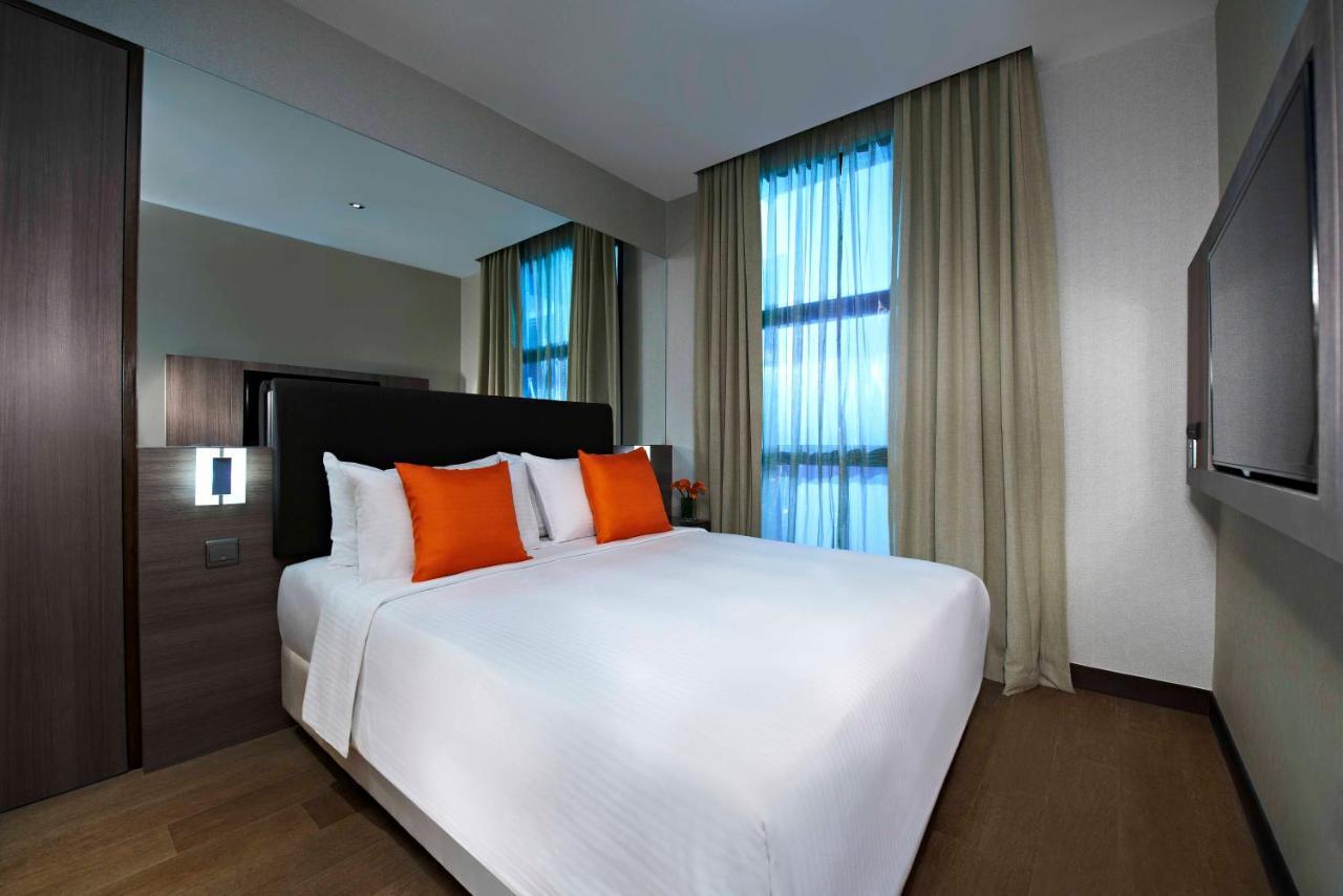 Amrise Hotel Kitchener Singapore Room photo